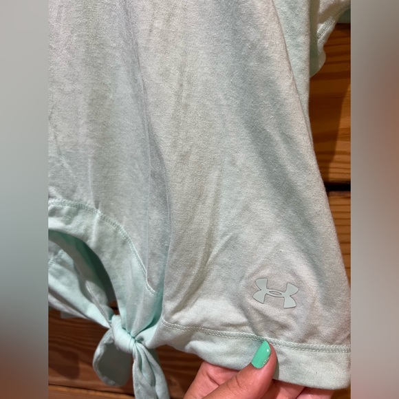 Under Armour Top - Picture 3 of 4